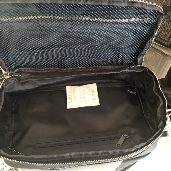 - Versace - Picture 5 of 13